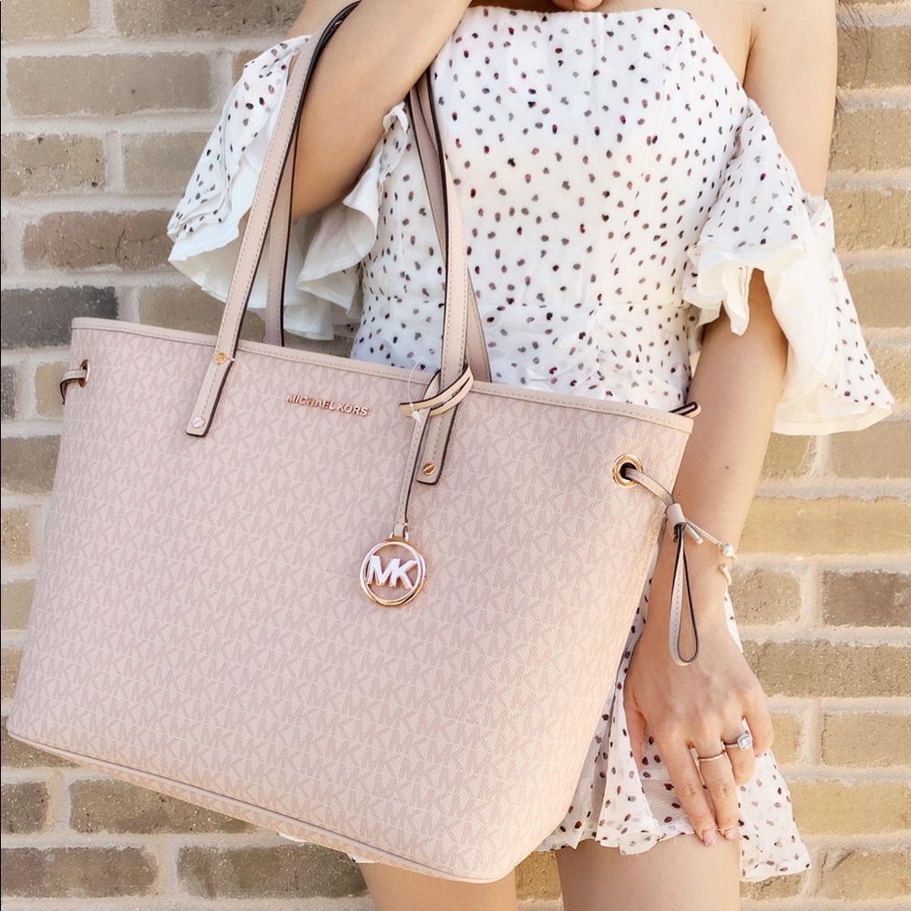 ‼️SALE‼️ 👜💕- Michael Kors Large Tote + Wallet - Picture 4 of 8
